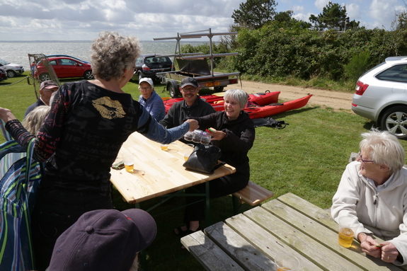 En bakke flødeboller er kommet op af præmiesækken. Foto: Peter Jessen